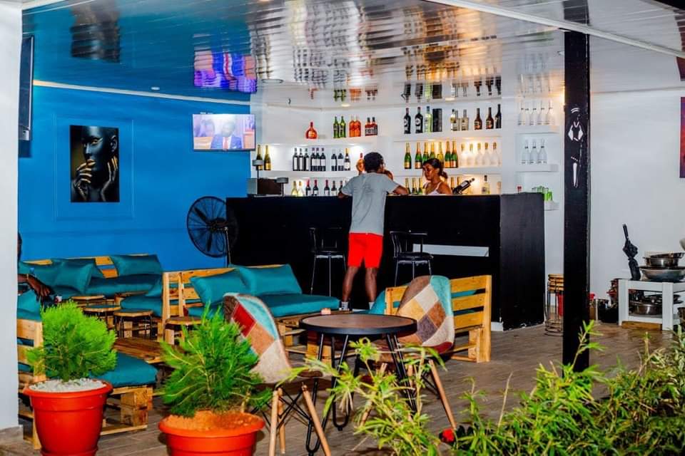 RESTAURANT GRILL - Photo 6