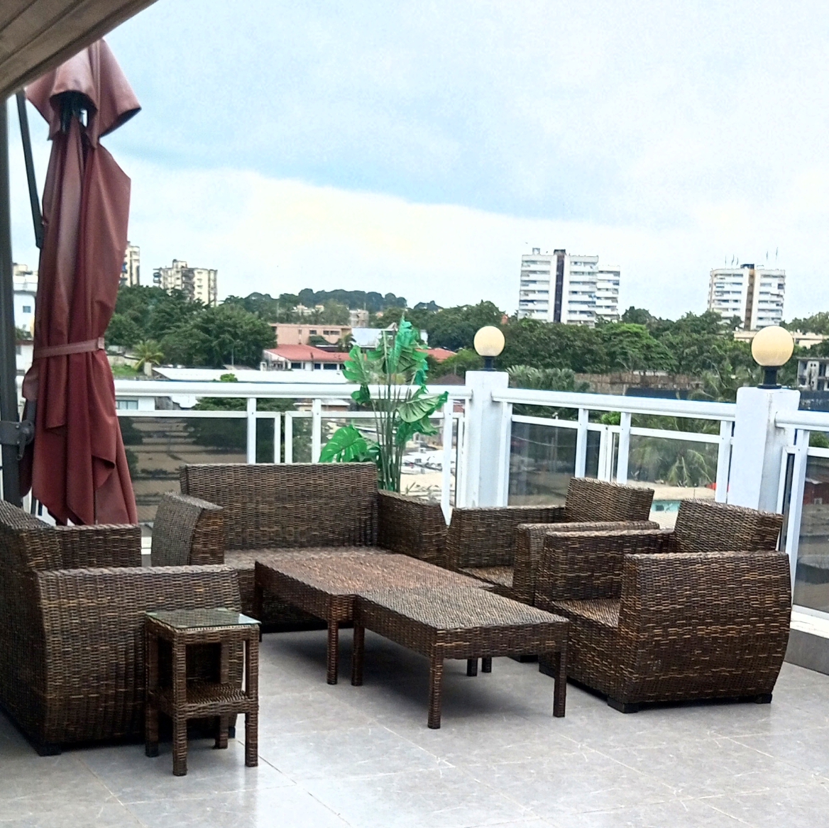 RESTAURANT GALAXY - Photo 9