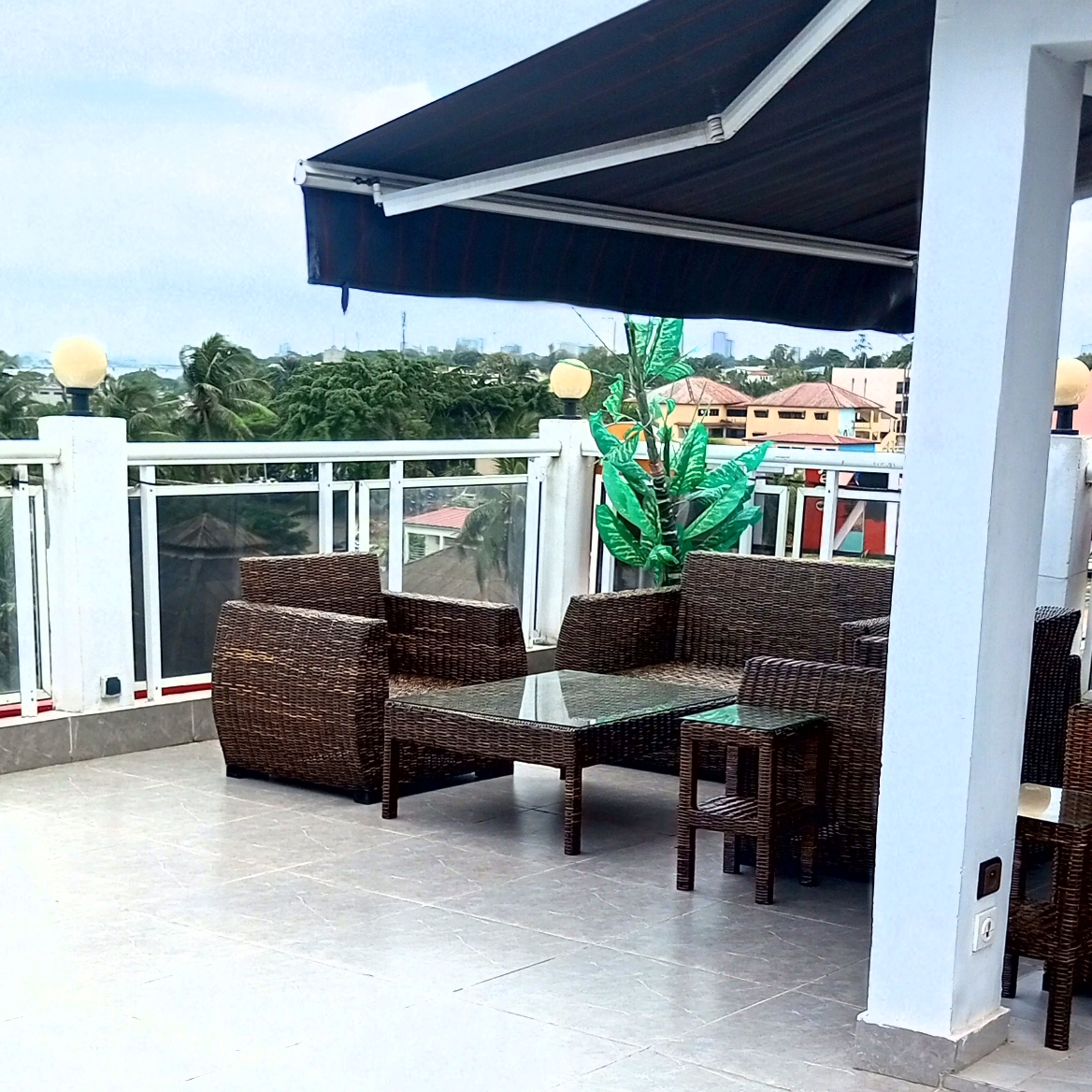 RESTAURANT GALAXY - Photo 7