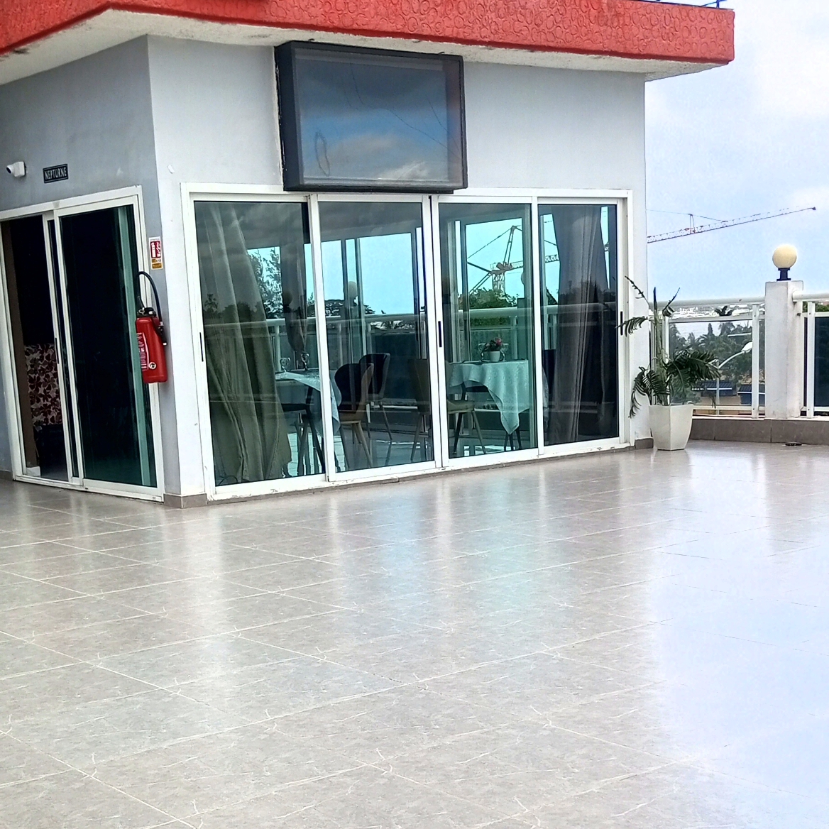 RESTAURANT GALAXY - Photo 5