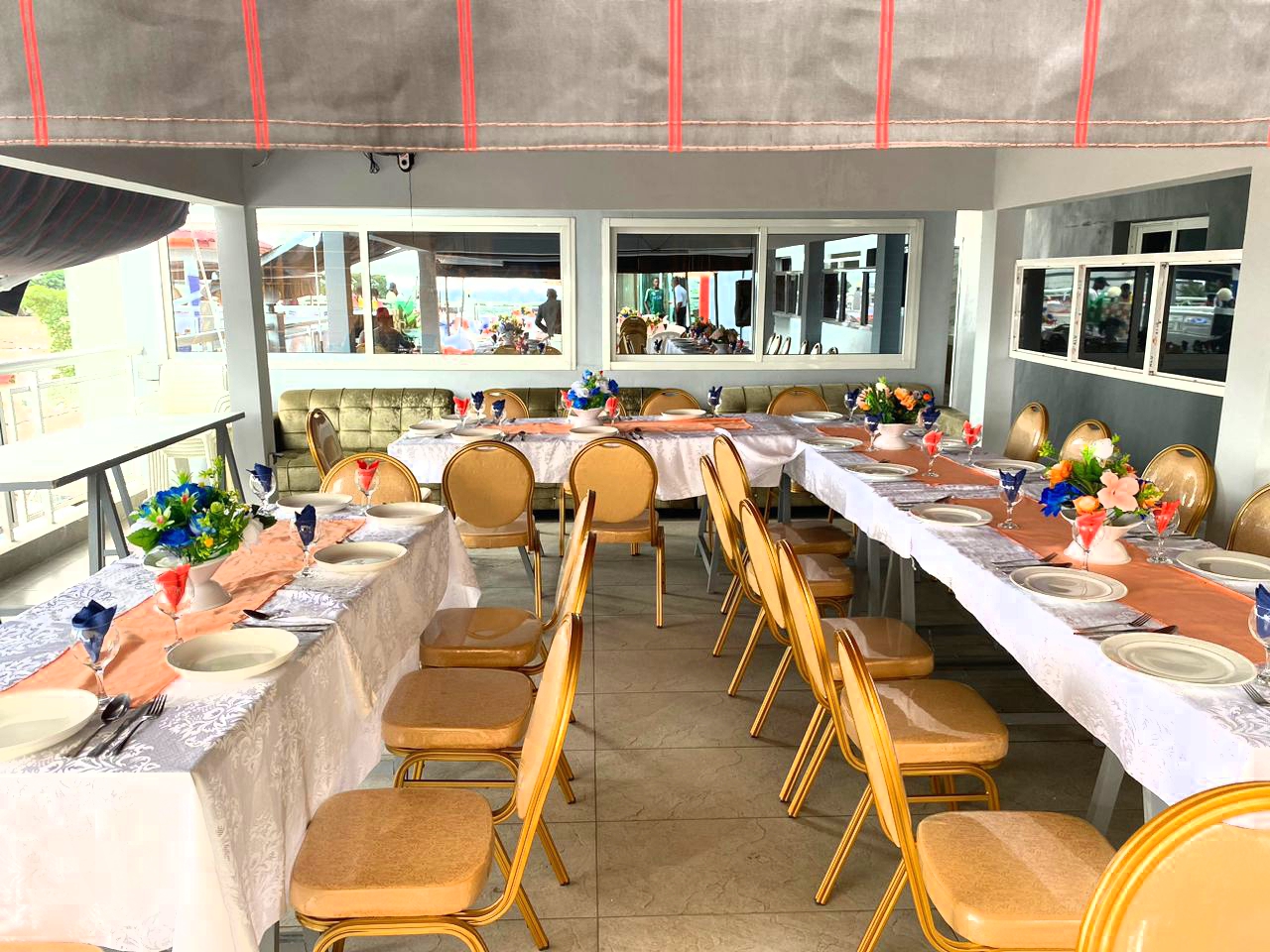 RESTAURANT GALAXY - Photo 14