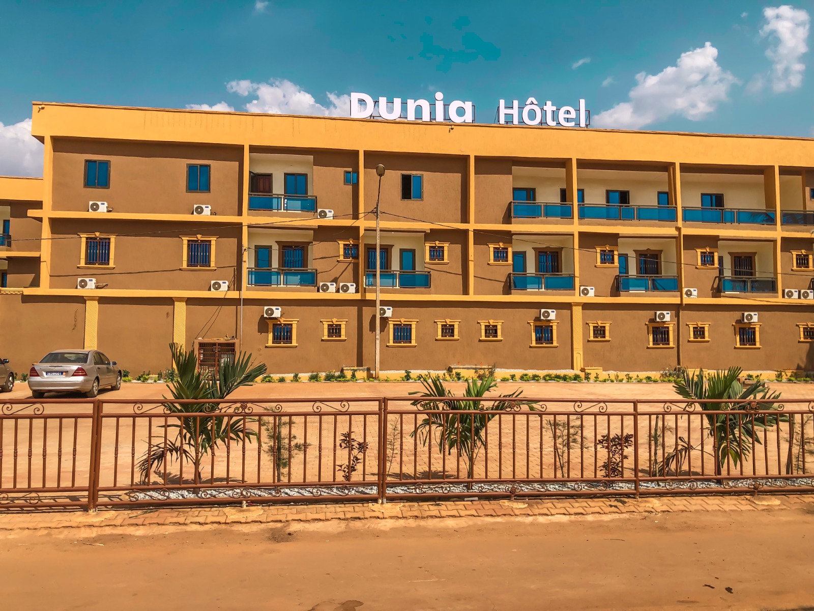 DUNIA HOTEL - Photo 1