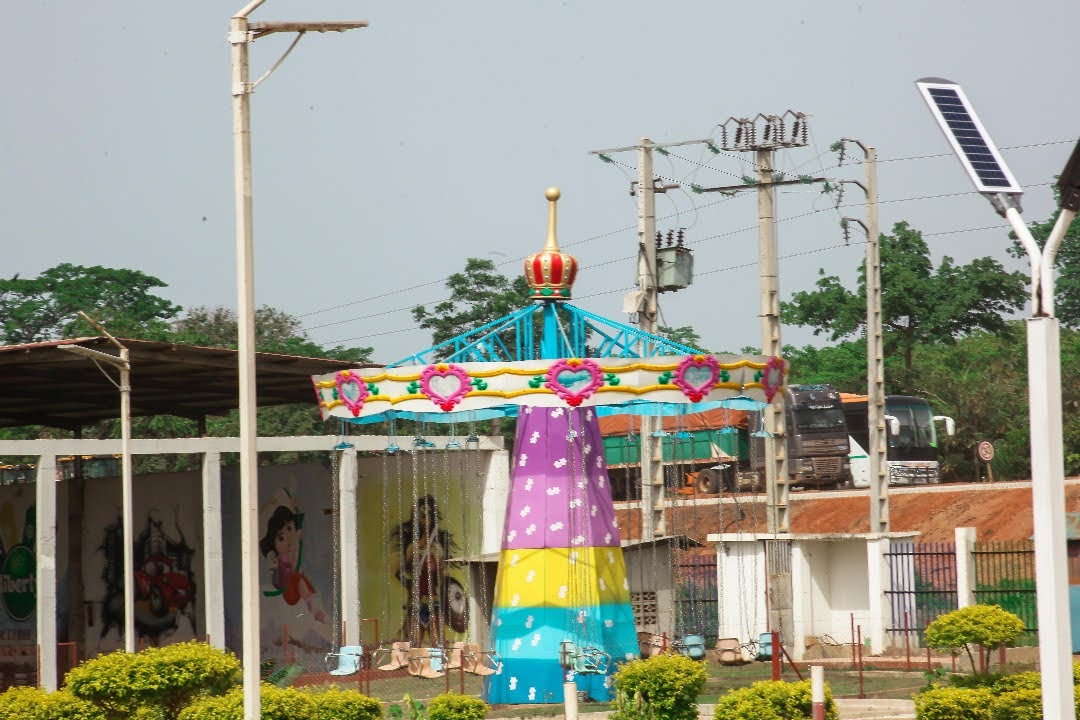 LIBERTY WORLD - Photo 3