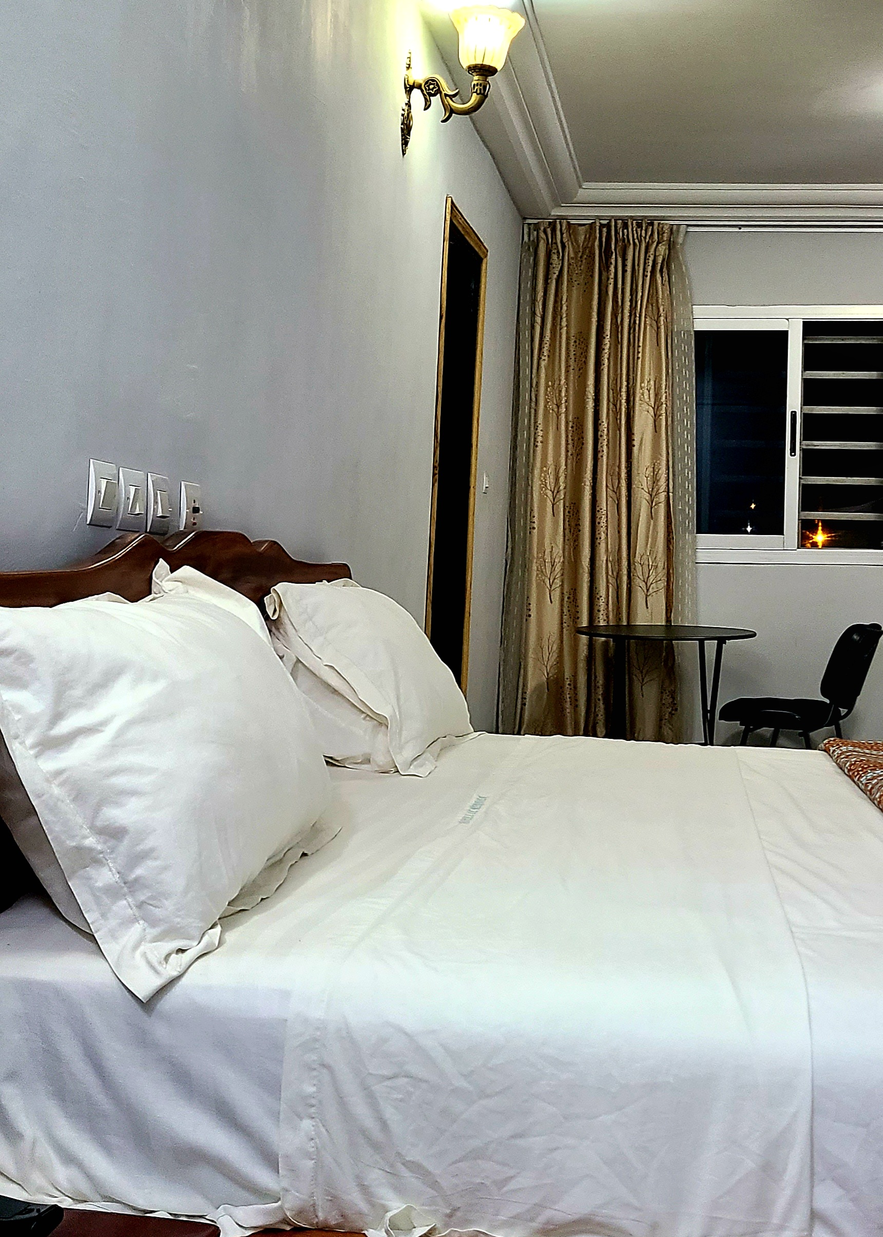 ETS LE MERIDIEN - Photo 1