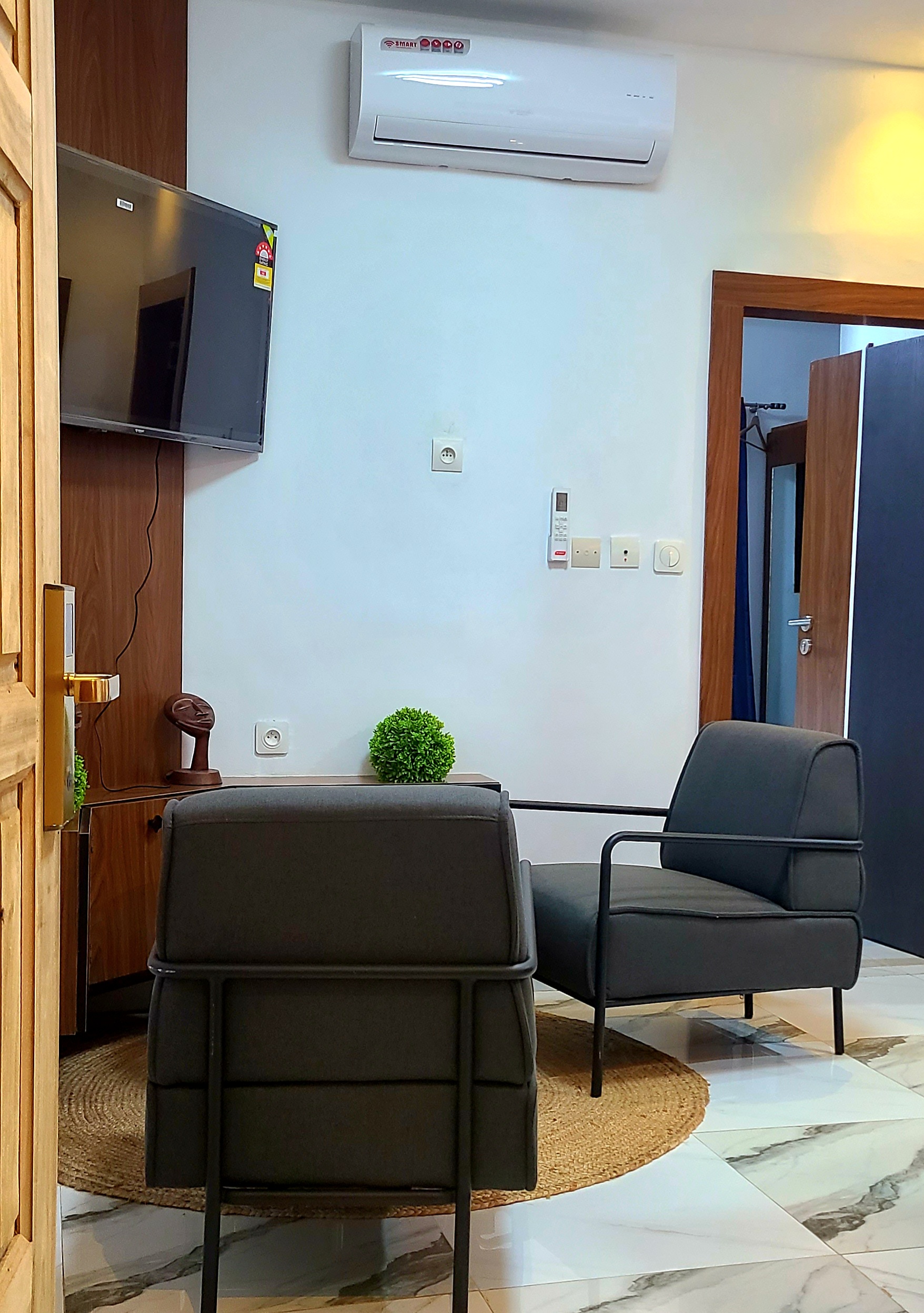 HOTEL VILLA DES HOTES - Photo 2