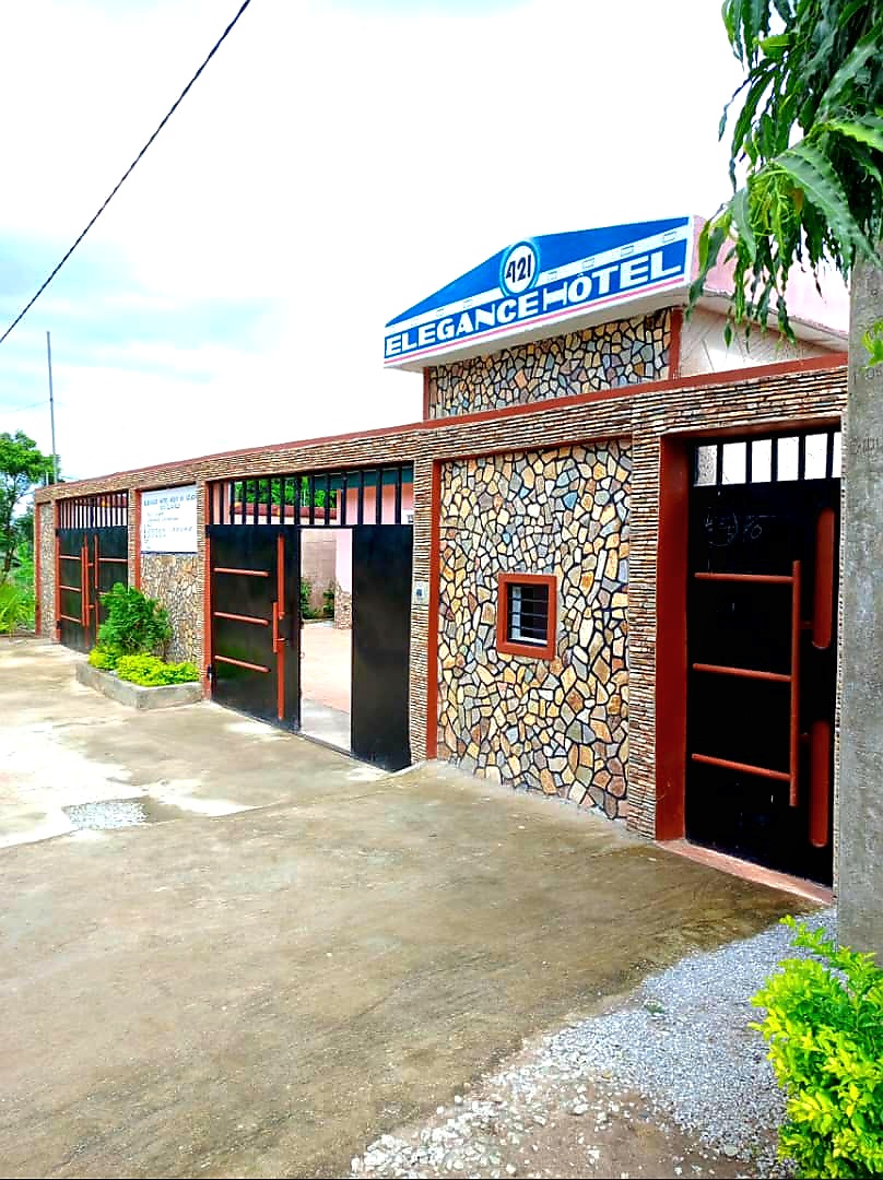 HOTEL ELEGANCE 421 - Photo 12