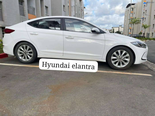 HYUNDAI ELENTRA