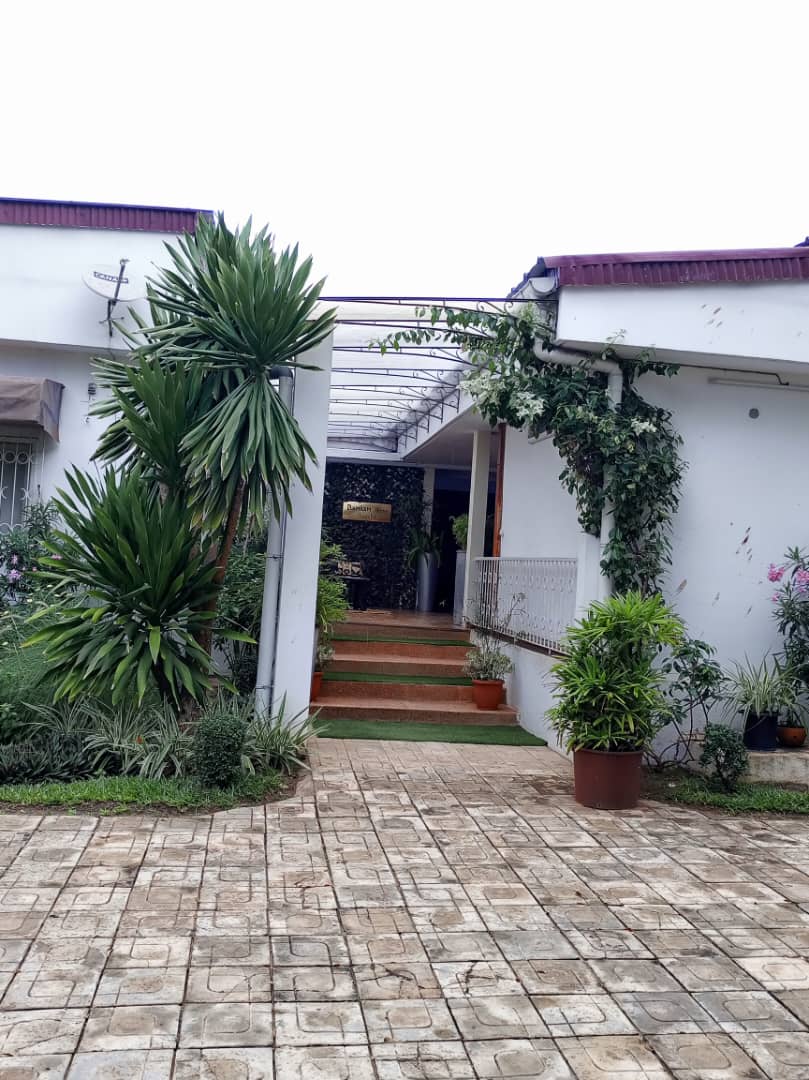 HÔTEL BANIAN HOME - Photo 1