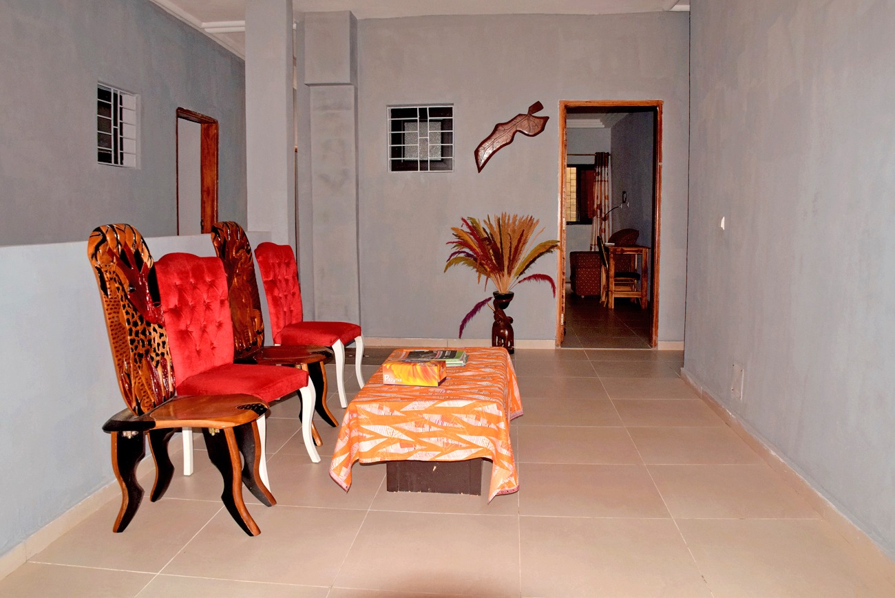 IDEAL HOTEL II - Photo 4