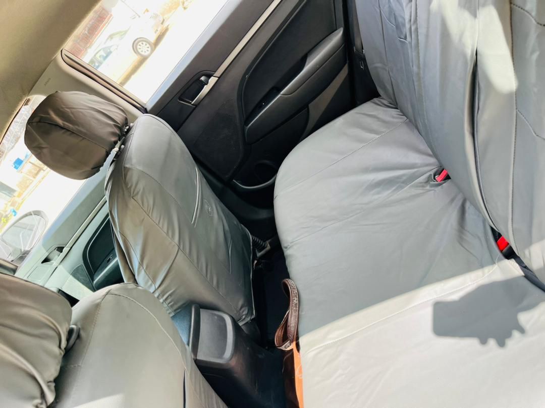 HYUNDAI ELANTRA - Photo 3