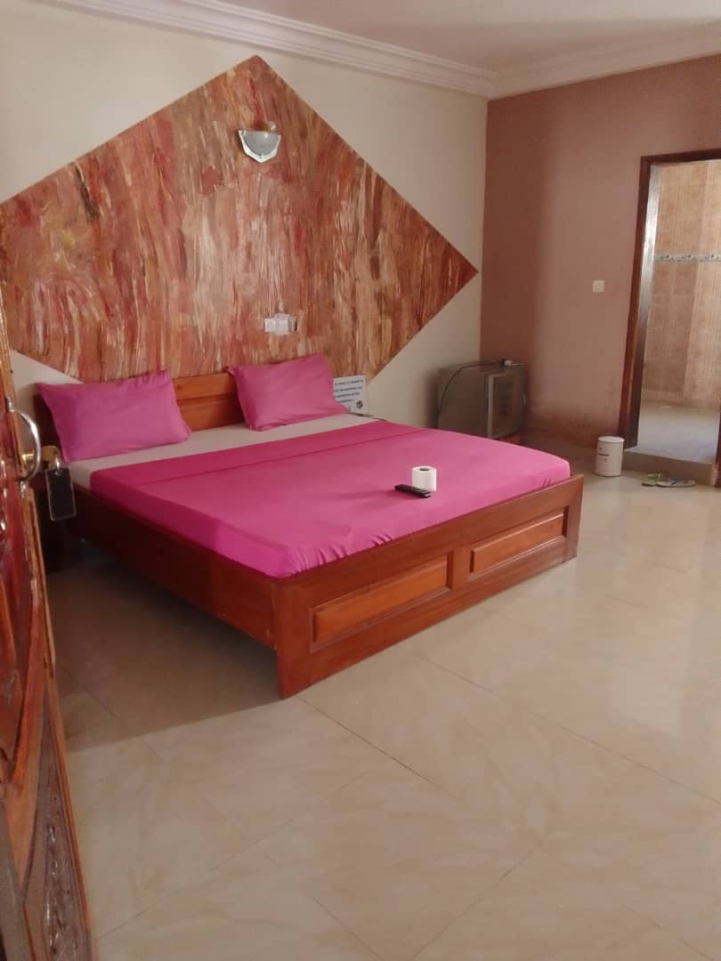 HOLIDAYS HOTEL - Photo 3