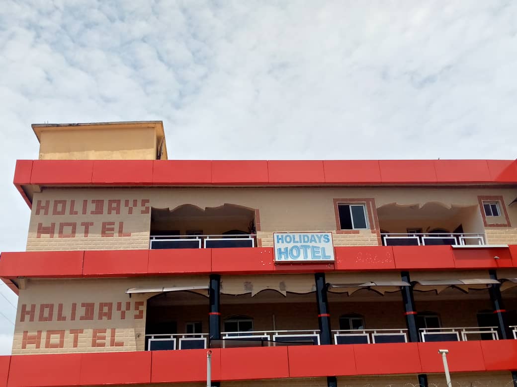 HOLIDAYS HOTEL - Photo 4