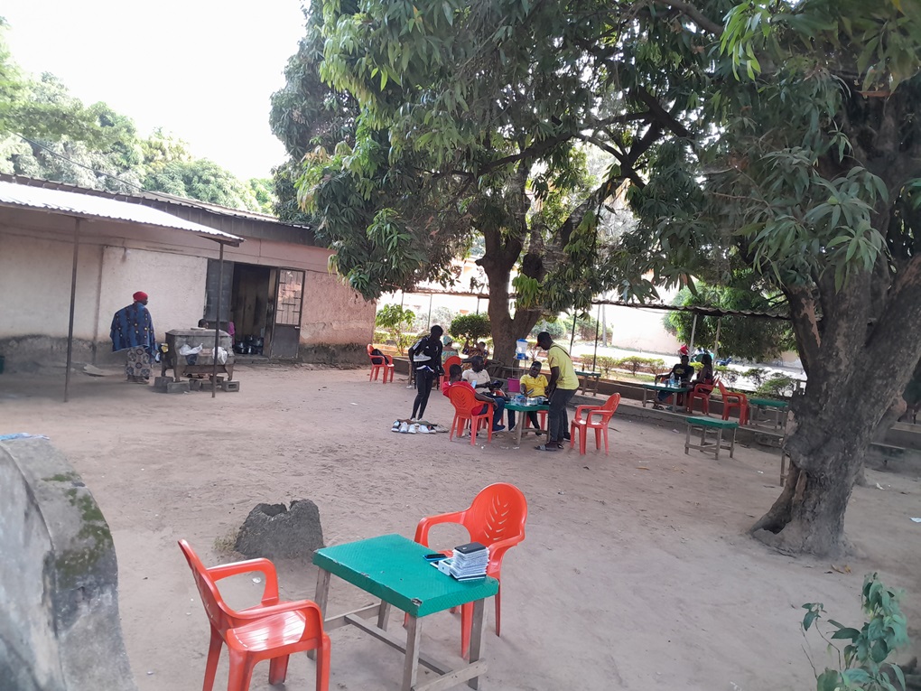 Les filles de L'ouest de Kadjona - Photo 3