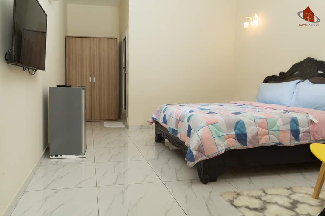 HÔTEL GALAXY - Photo 3