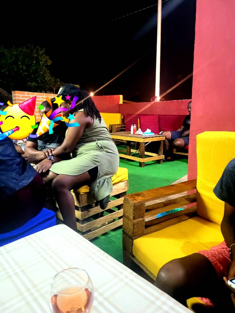 LE CHIC COIN - Photo 3