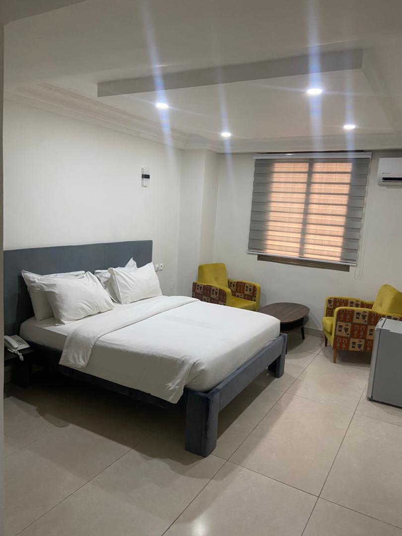 LES HOTEL EULIS - Photo 2