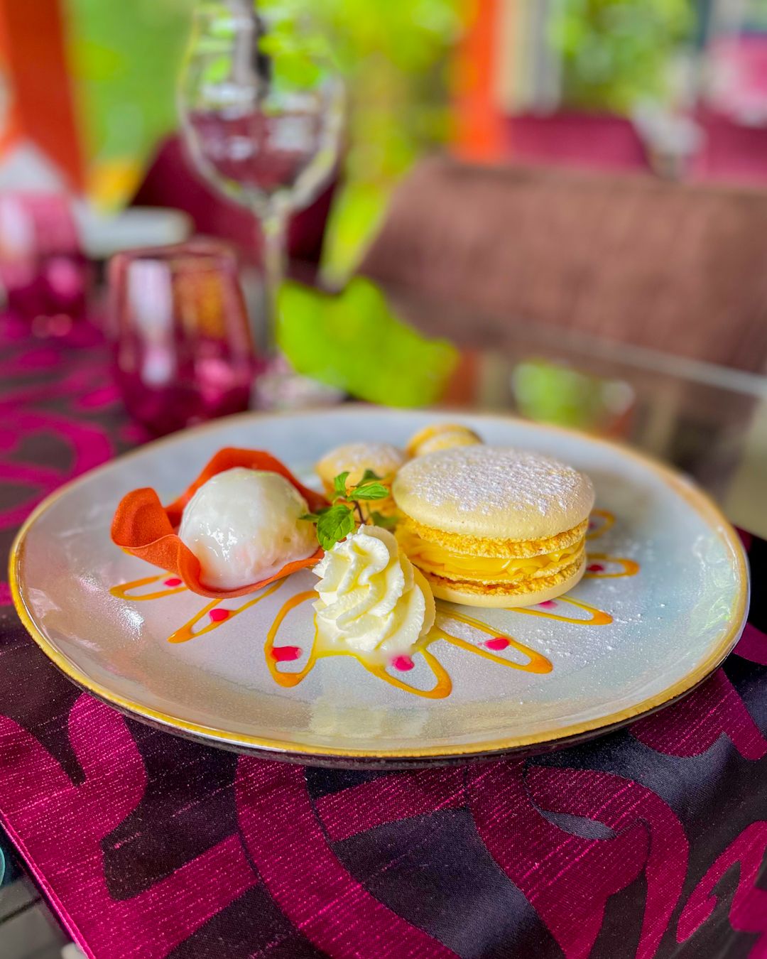 ROXY LOUNGE - Photo 3