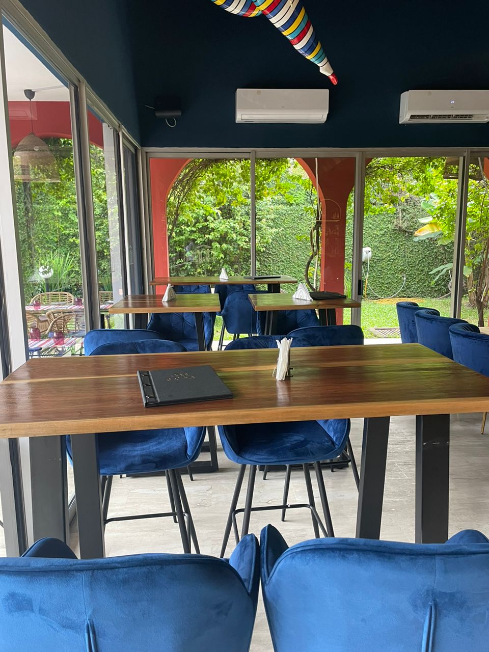 ROXY LOUNGE - Photo 4