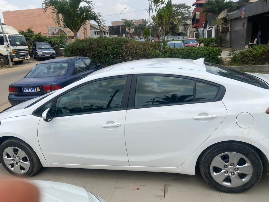 KIA CERATO 2013 - Photo 2