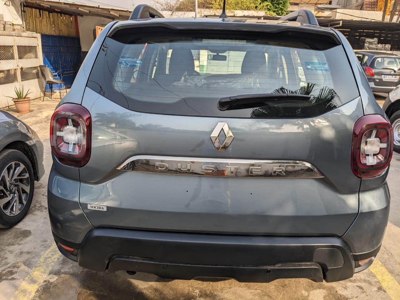 RENAULT DUSTER - Photo 2