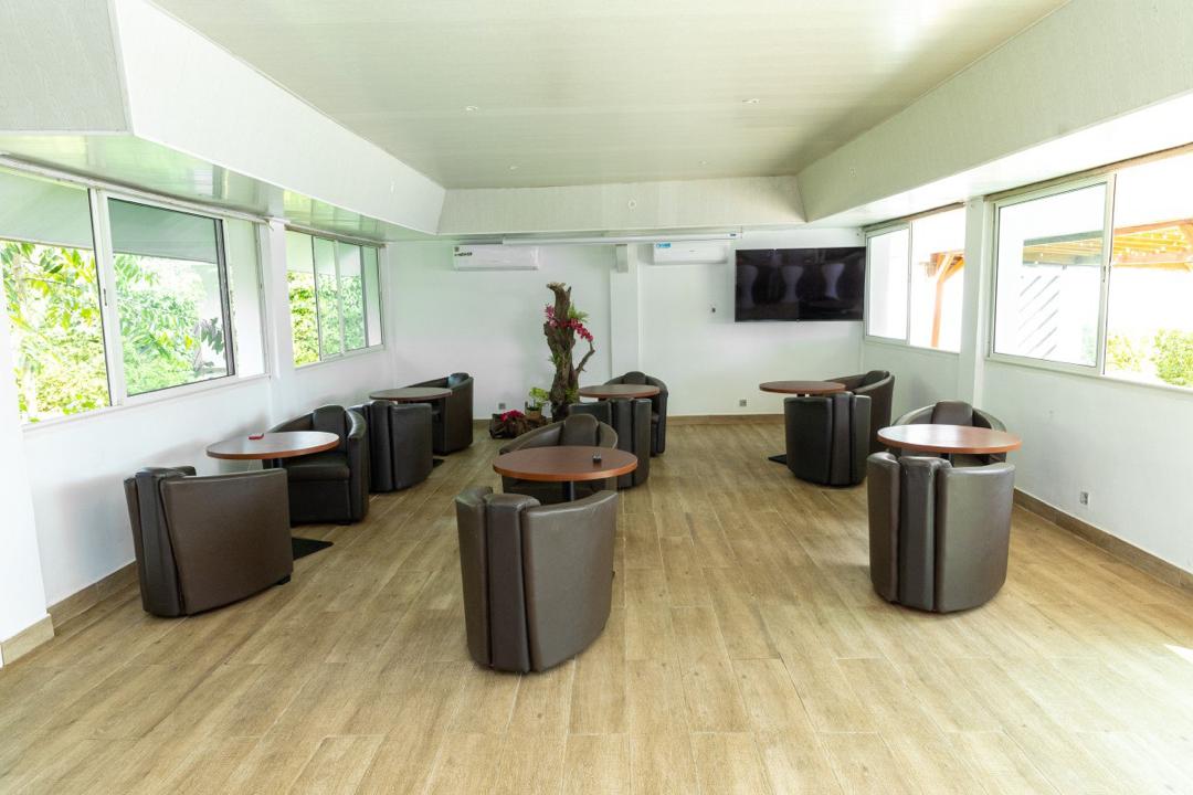 NOTEVIA HÔTEL - Photo 1