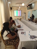 LORYS LODGE-REDBAR - Miniature 13