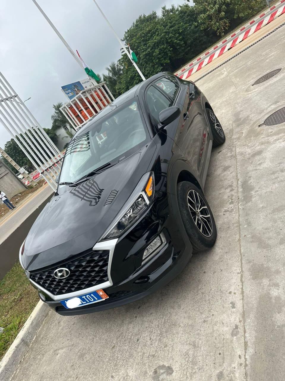 HYUNDAI TUCSON - Photo 1