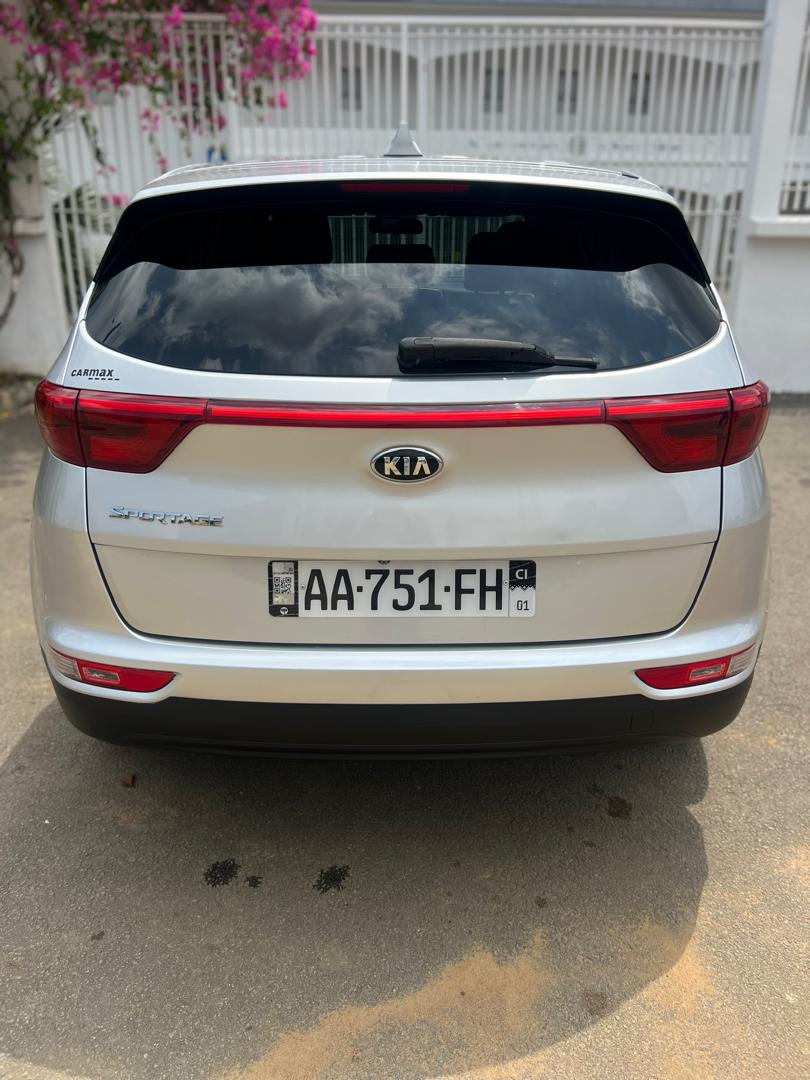 KIA Sportage - Photo 4